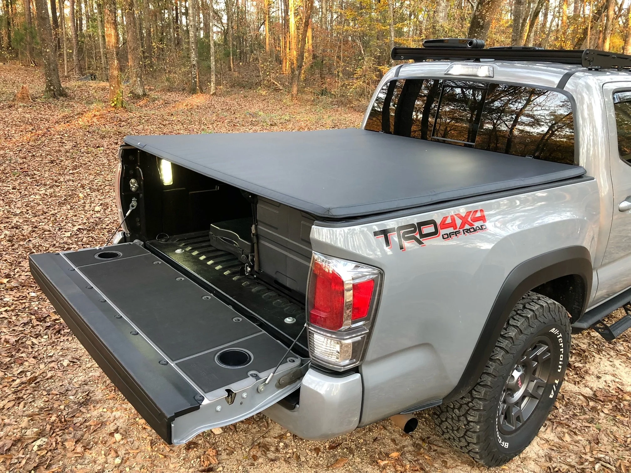 Tacoma Tailgate Cover (2005-2023) - Image 9