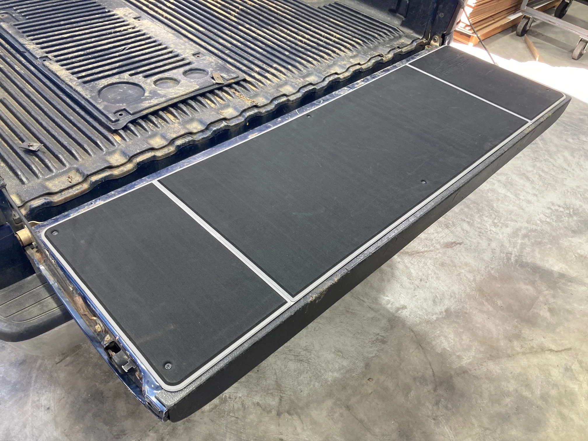 Universal Full Size Truck Tailgate Cover Kit - Image 4